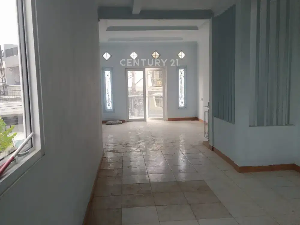 Lokasi Komersial Strategis Rumah 2 Lantai Di Kelapa Gading