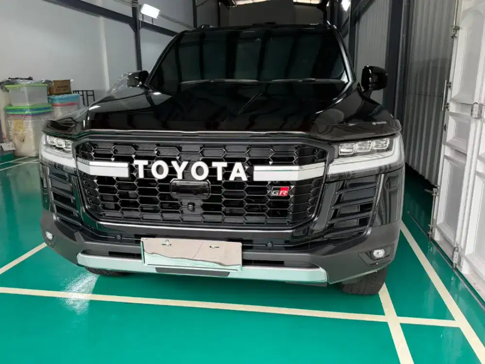 Toyota Landcruiser 300 GRS 2024