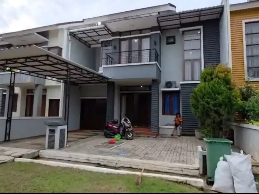 Disewa Rumah Luas, Siap Huni di Cluster Heliconia - Semi Furnished & Baru Renovasi, Bisa Nego Lagi!