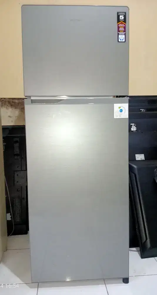 Kulkas Polytron 2 pintu