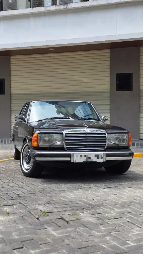 Jual Mercedes W 123 Tiger 200 M/T thn 1986