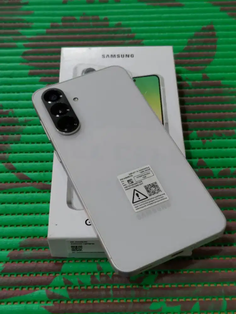 Samsung a56 5g 12/256 gb