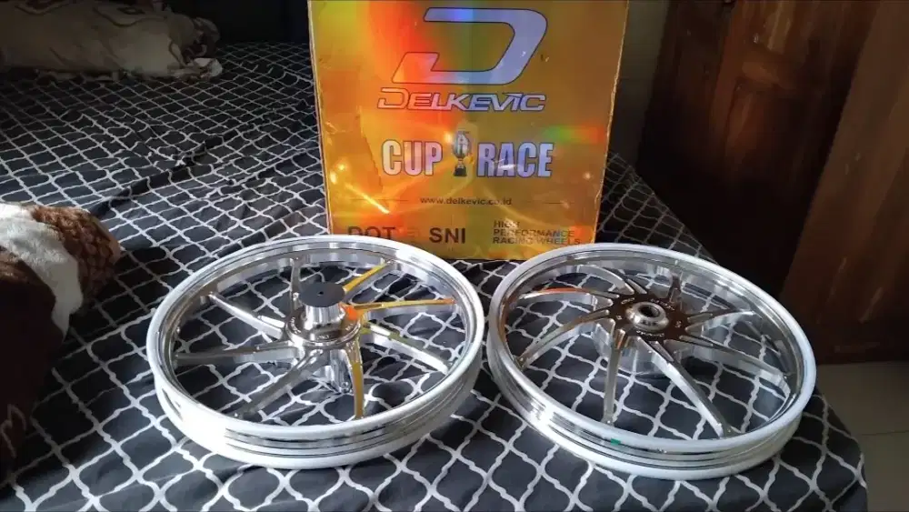 Jual velg delkevic M8 ring 17 aerox new warna chrome