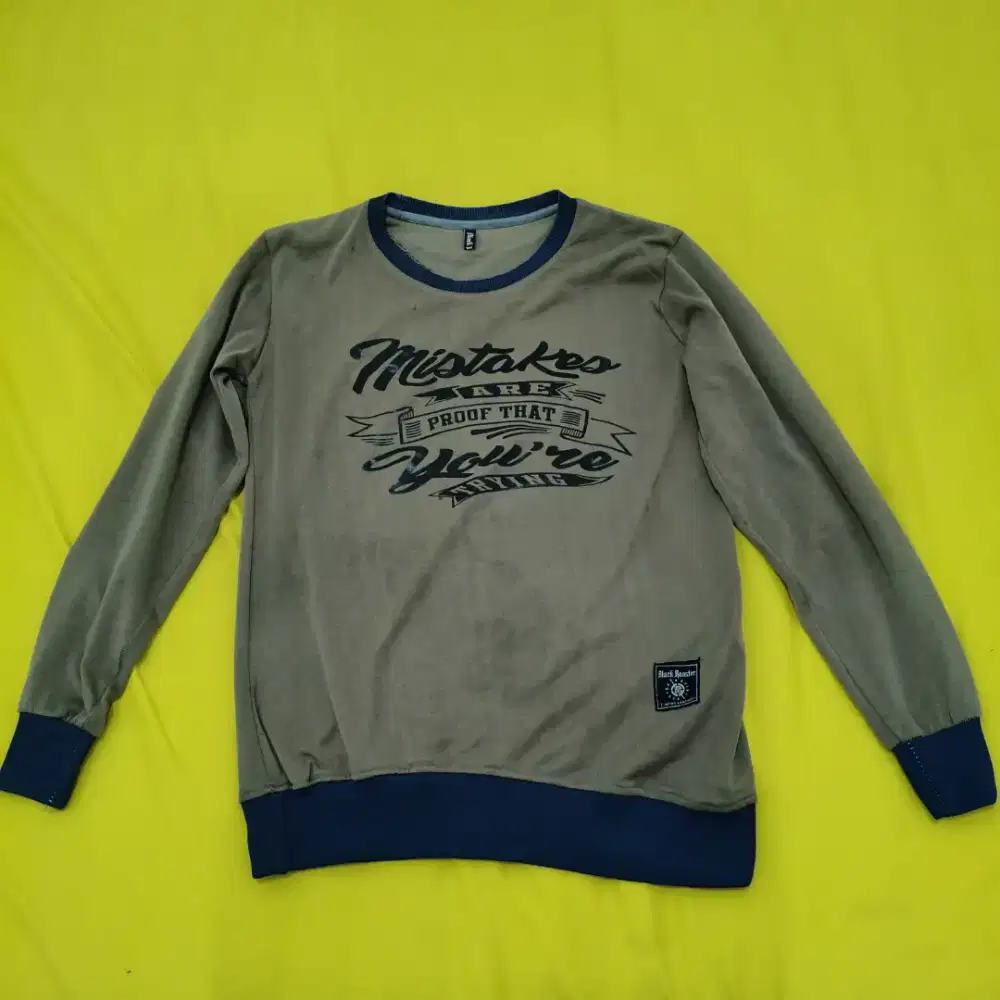 Sweater cowok size L preloved