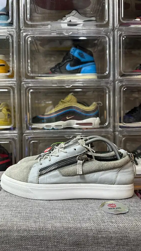 GIUSEPPE ZANOTTI GREY TRAINERS