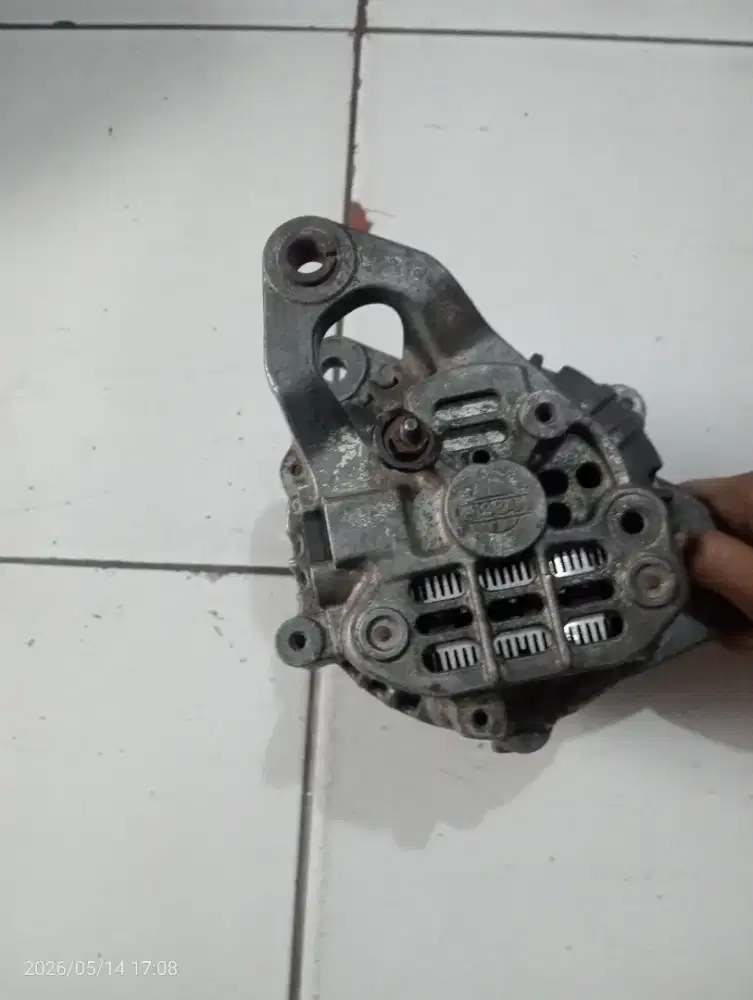 Alternator original nissan
