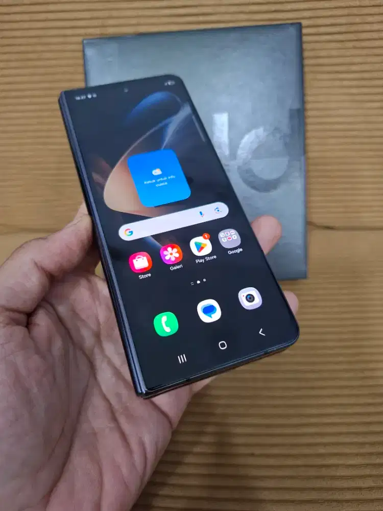 Samsung z fold 4 12/256 resmi Indonesia kondisi mulus