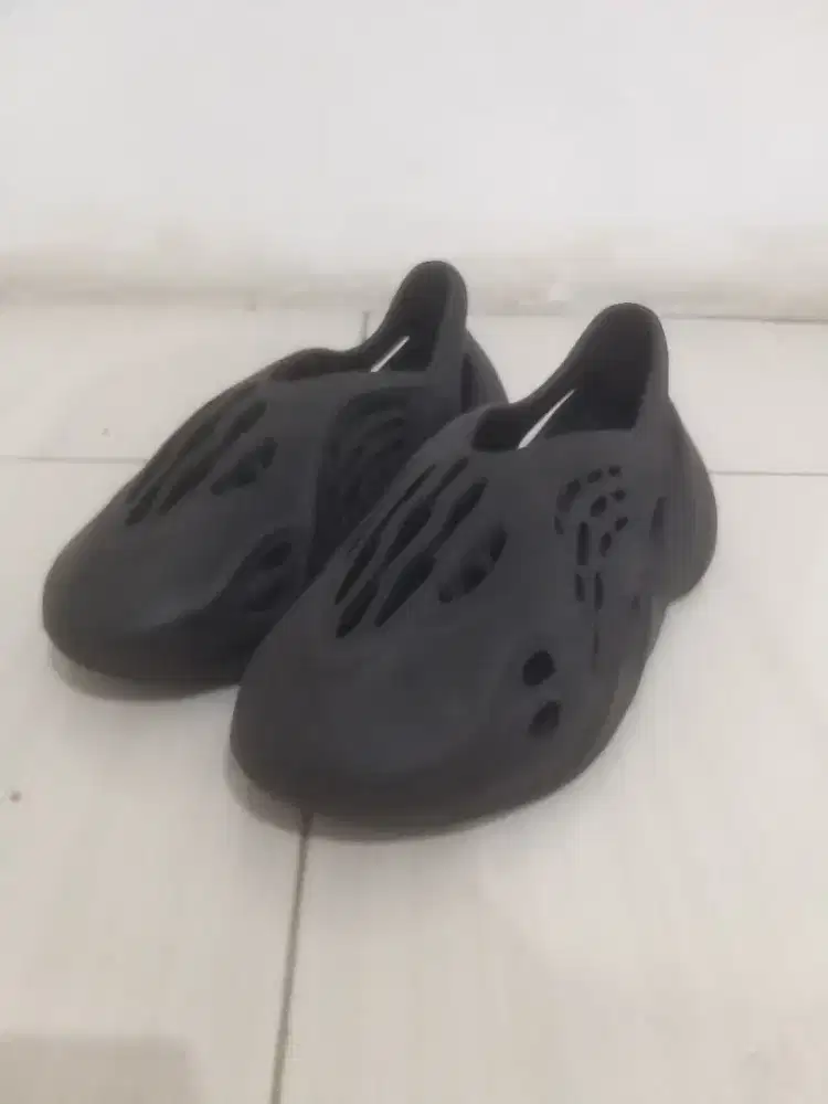 Sandal adidas yeezy foam runner onyx mulus ori size 41