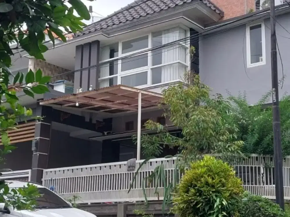 Rumah Pojok 2 lantai Oma Campus Sengkaling Sejuk Dekat Batu