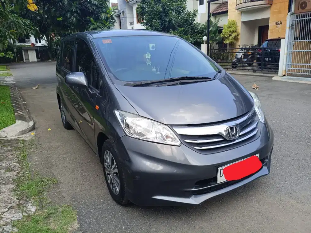 FREED TIPE S Matic 2013