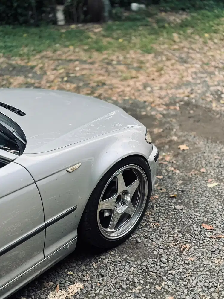 BMW 325i 2003 Bensin