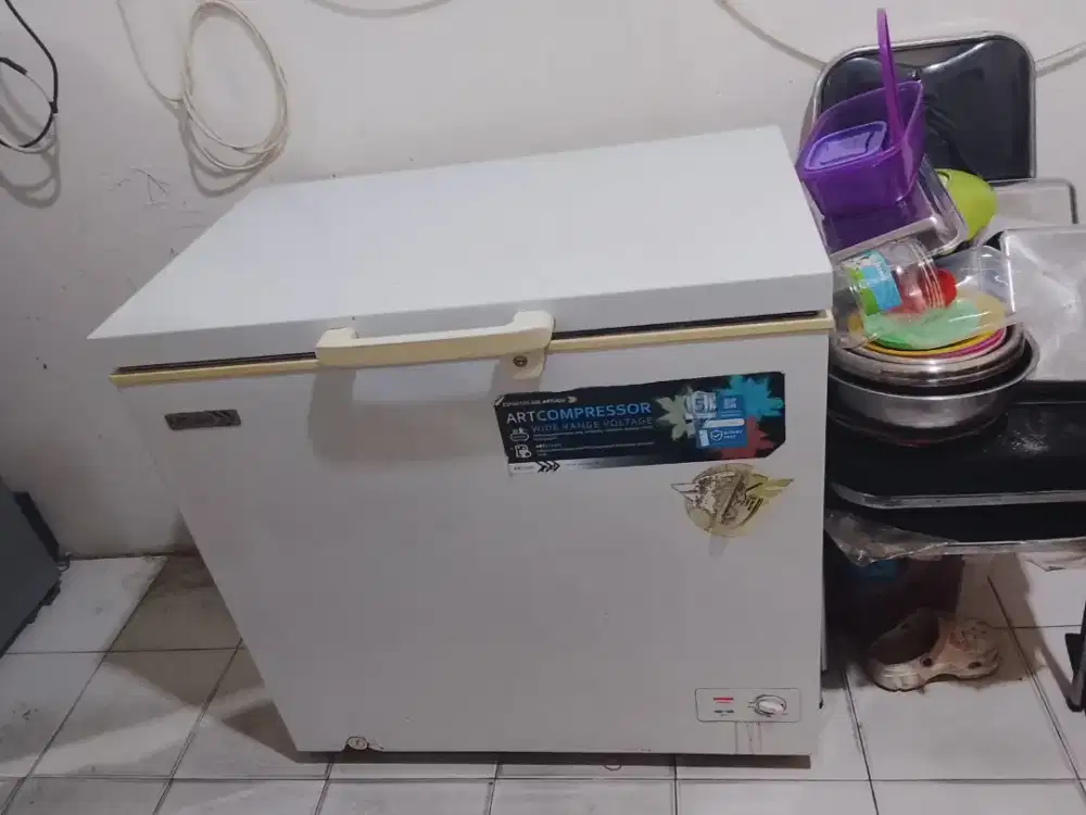 Freezer artugo bagus