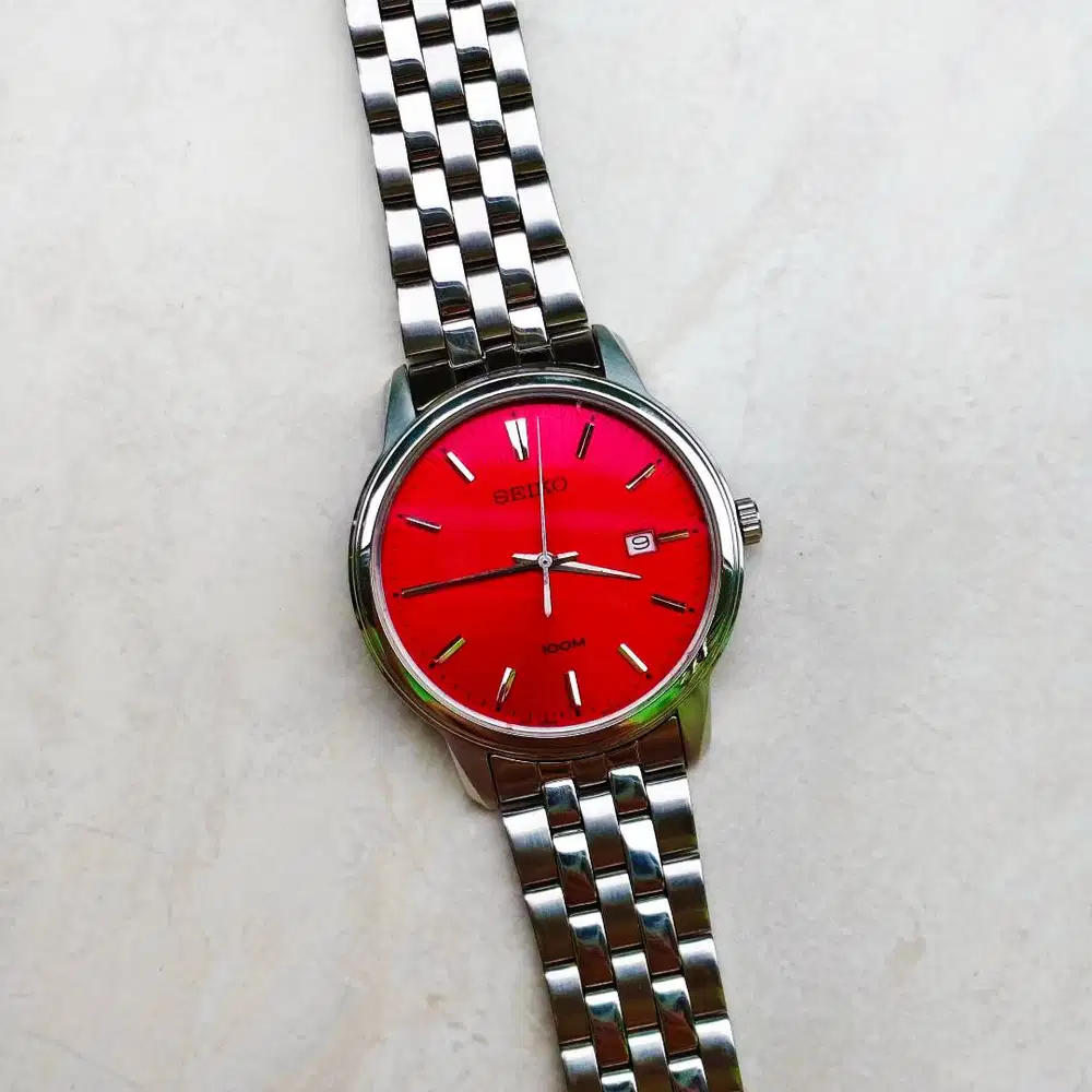 Jam Tangan Seiko Quartz JDM SUR 6N42 Red Cocktail Textured Dial Rare
