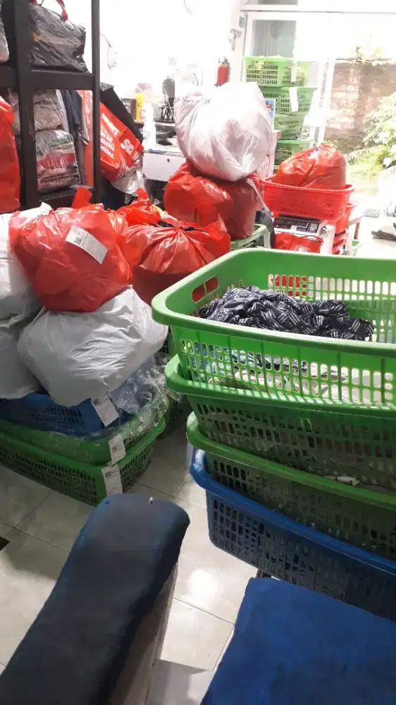 saya menyediakan jasa setrika harga minimal per 3 jam 75 ribii