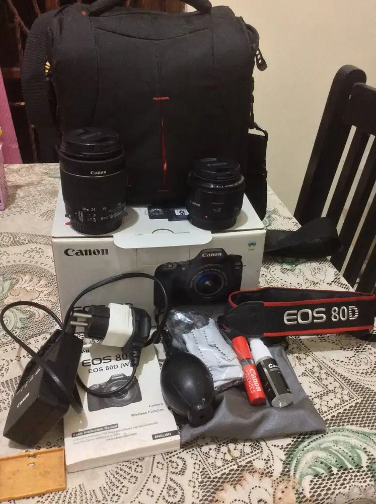 Canon EOS 80D full set + Lensa 50mm ii canon
