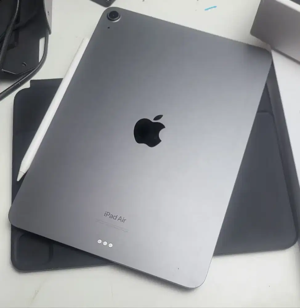 iPad Air 5th Gen 256GB WiFi Inter Fullset + Apple Pencil Ori