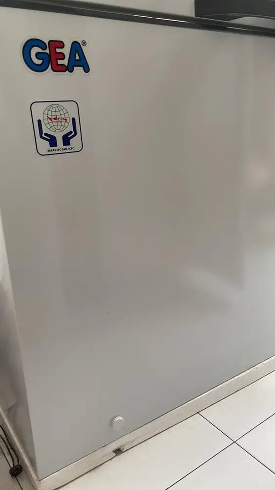 chest freezer gea 318 liter baru (harga jual second)