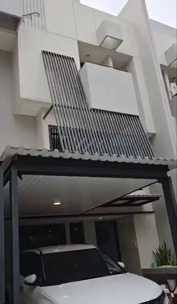 Rumah BSD City, Lokasi Strategis, 2 Menit Akses Tol