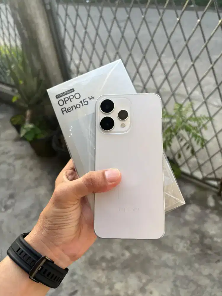 Oppo Reno 15 5G 12/256 Garansi Resmi Februari 2027