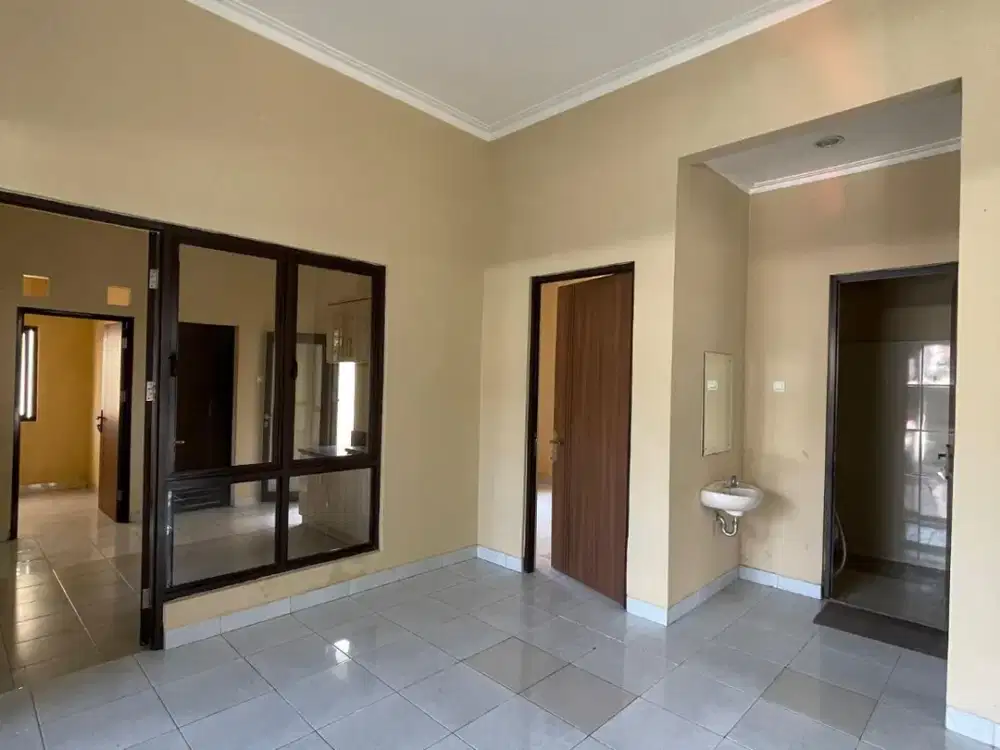 DIJUAL CEPAT DAN MURAH RUMAH POSISI HOOK RANGKA BAJA RINGAN PERUMAHAN KOTA WISATA CIBUBUR JAKARTA TIMUR