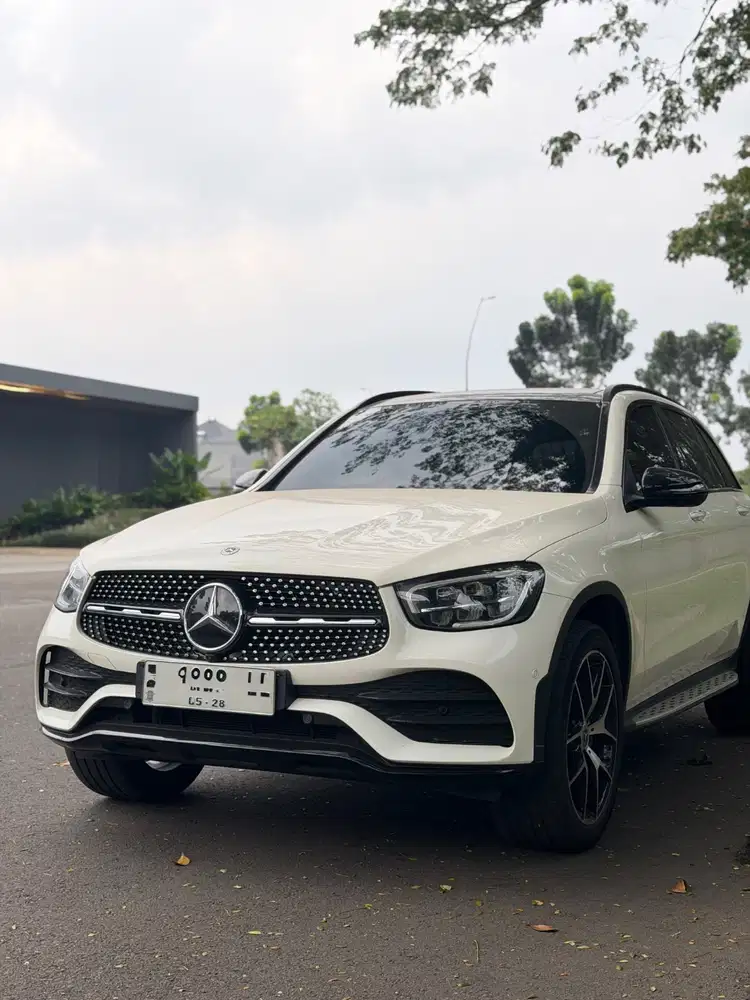Mercedes Benz GLC 200 Night Edition registrasi 2023