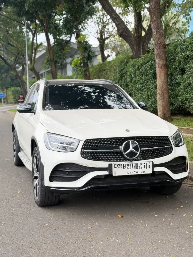 Mercedes Benz GLC 200 Night Edition registrasi 2023