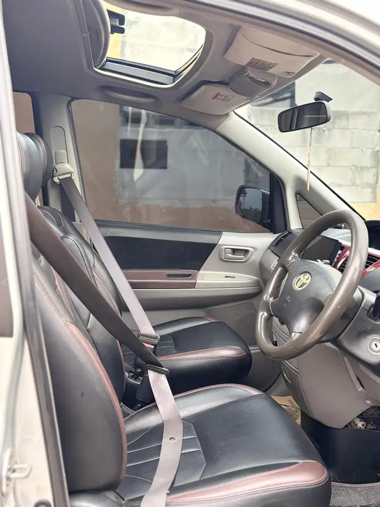 Toyota Noah 2004 Bensin