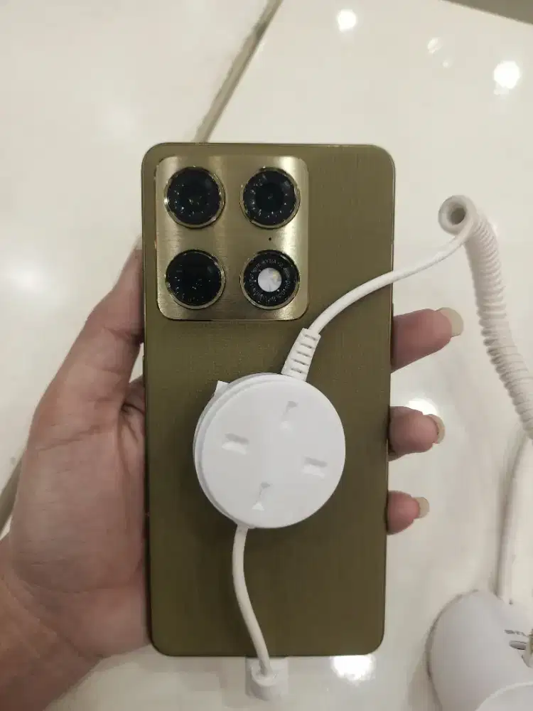 Hp Motorola signature 12/256 Erafone Lippo mall puri