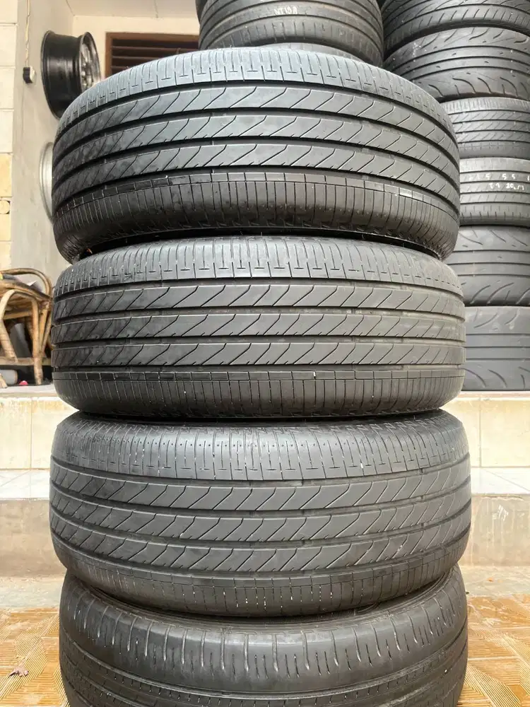 Ban Bridgestone Turanza T005A  215 55 r17  3Pcs