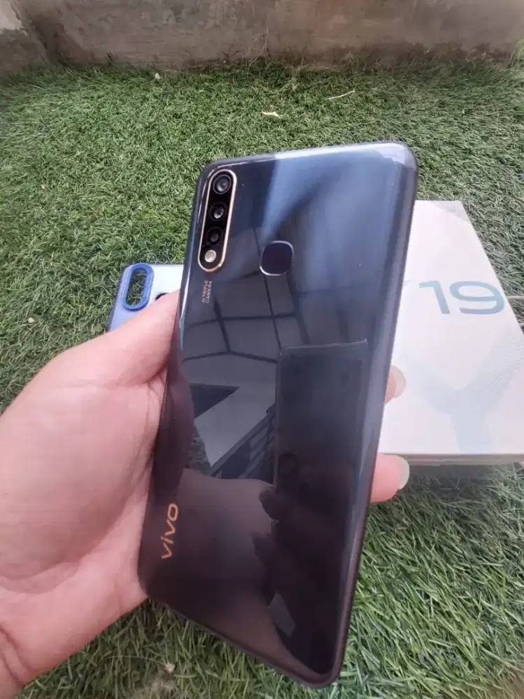 vivo Y19 like new ram 8 6+2 memory 128
