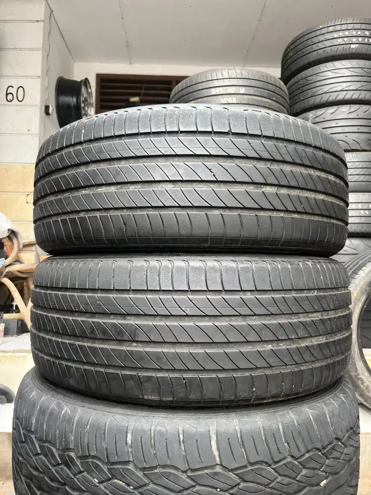 Ban Michelin Primacy 4  235 55 r19  2Pcs