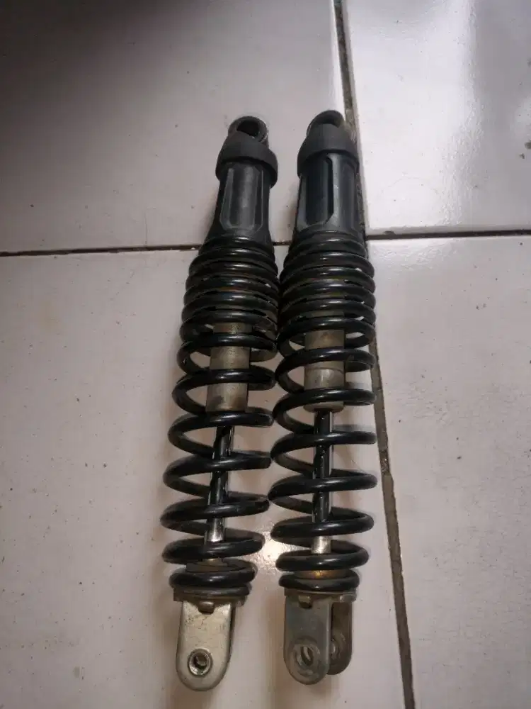 Shok belakang aerox new copotan