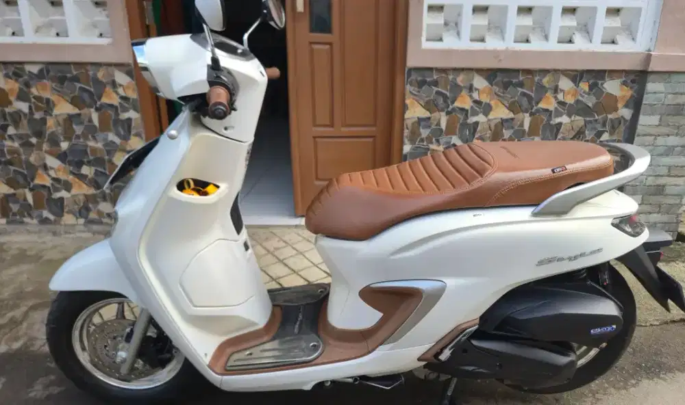 HONDA STYLO- ABS Putih 2024 (Upgrade Velg Delkevic  Shockbecker RCB)