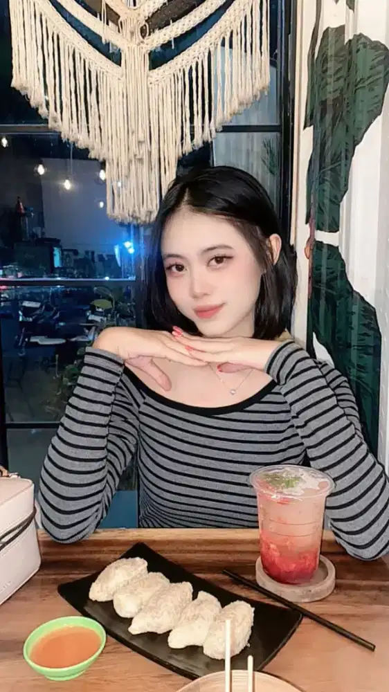 Mencari Lowongan Sebagai Host Live Streaming