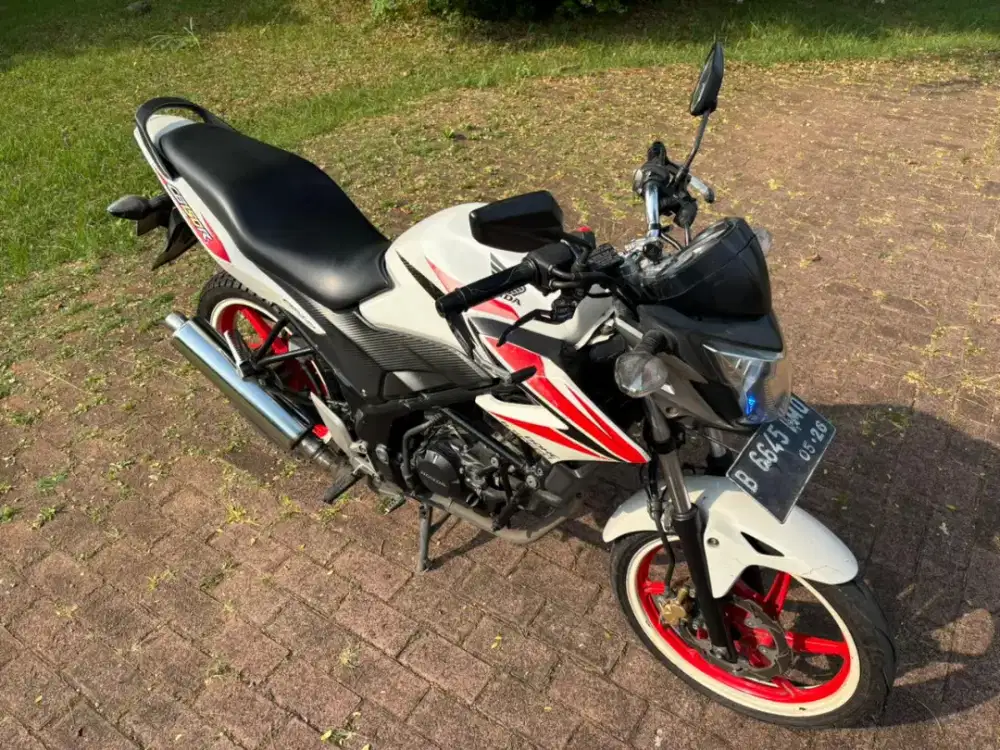 dijualHonda CBR150R old