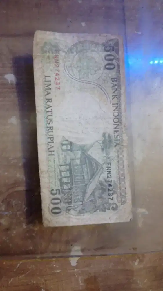 Koin kuno sama uang kertas kuno