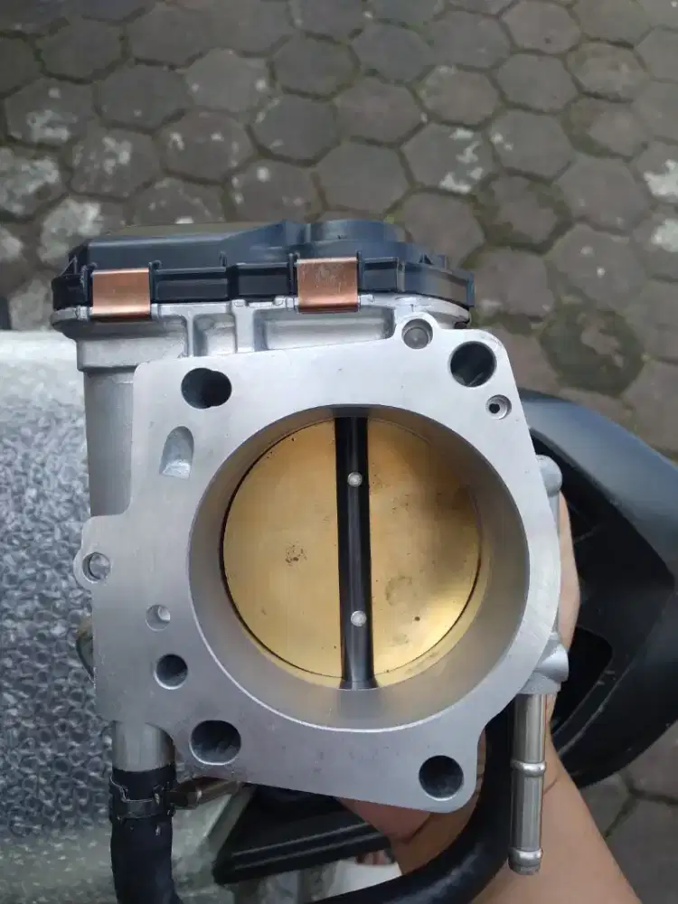 THROTTLE BODY TOYOTA