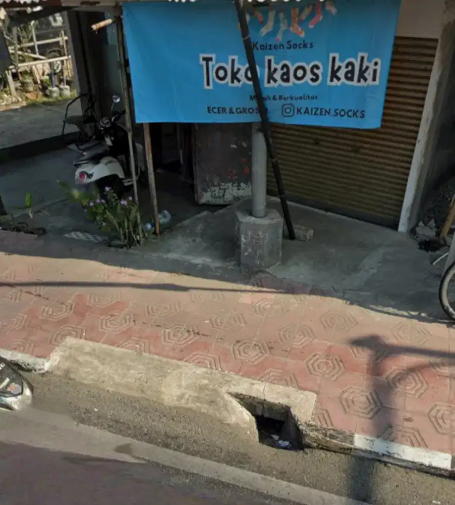 Kios strategis tengah kota, tidak jauh dari stasiun tugu, sekolah dll