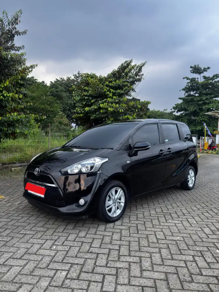Toyota Sienta type G AT 2017 F bogor