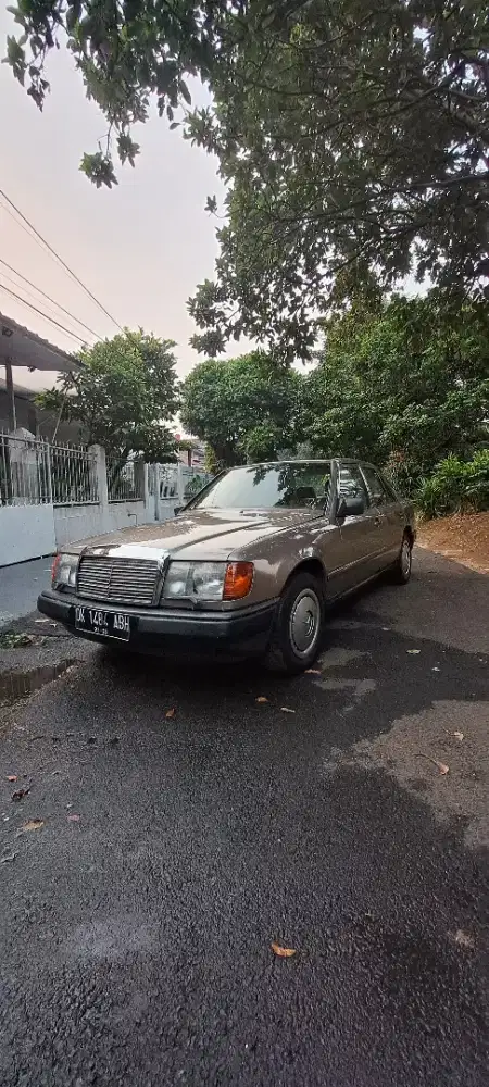 Mercy Boxer Lis Becak W124 300E A/T