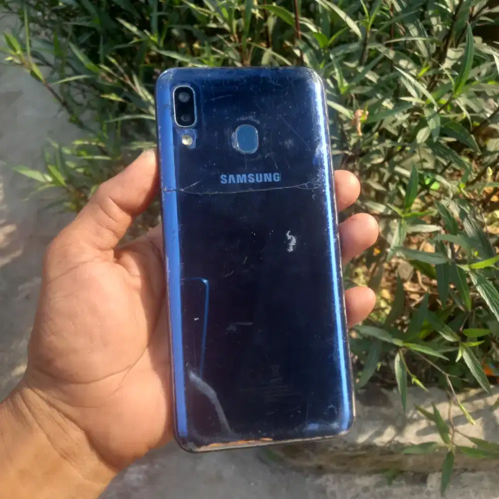 Samsung a20 3/32gb minus lcd