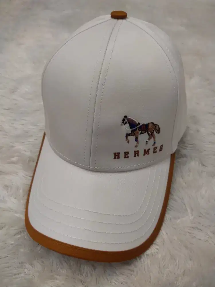 Authentic luxury HERMES caps sangat mewah dan masih bagus banget!