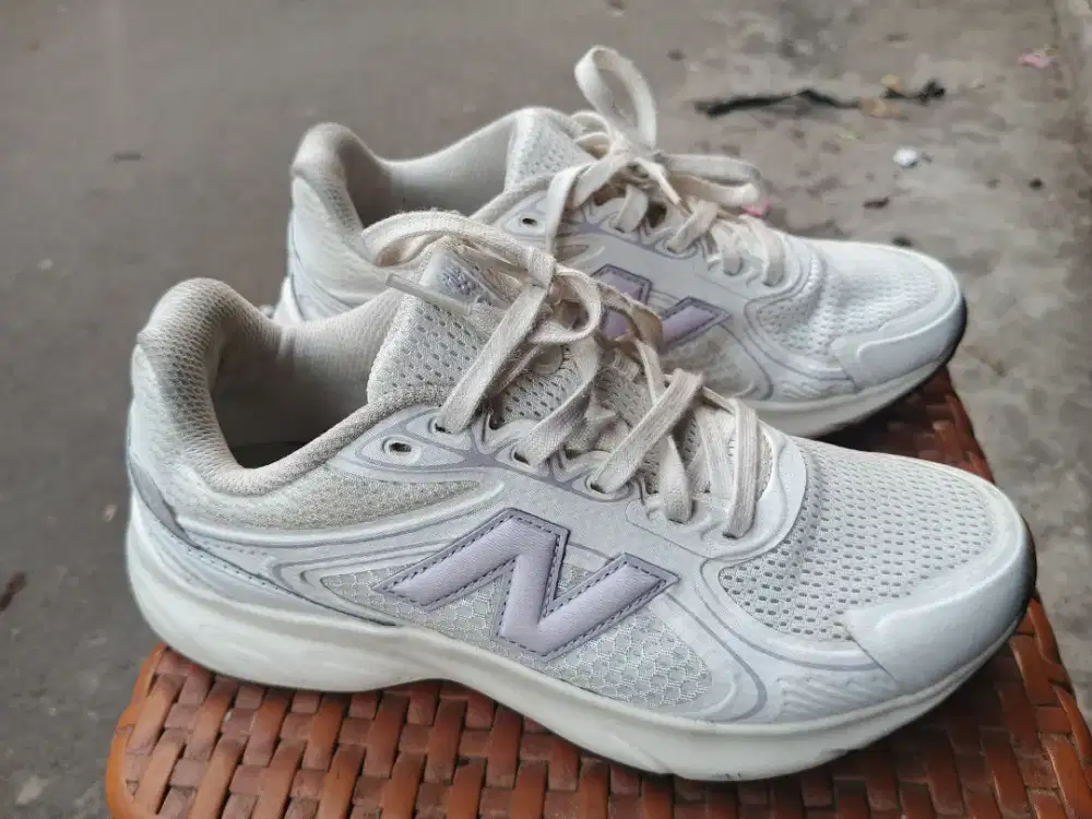 Jual sepatu nb original size 38 bisa kirim bayar cod d tempat