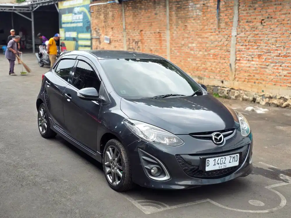 Mazda 2 R Matic 2014 Dp 10 Juta Istimewa