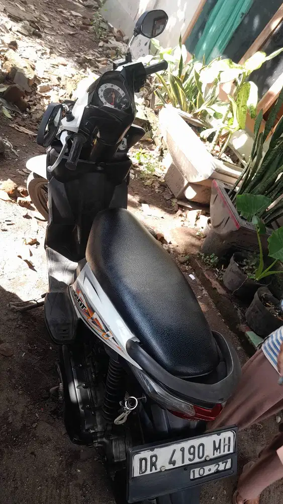 Jual cepat motor beat karbu tahun 2012 buka harga 8,5jt sampai 7,5jt
