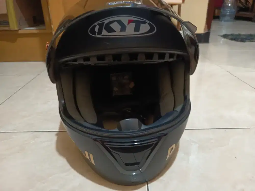 KYT R10 bekas ukuran L