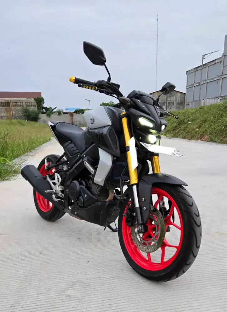 YAMAHA MT15 GREY 2019 LOW KM
