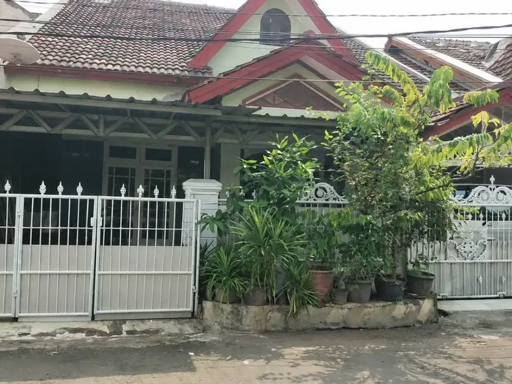 RUMAH MURAH !!! Lucas 205 semi furnished dekat tol di galaxy bekasi