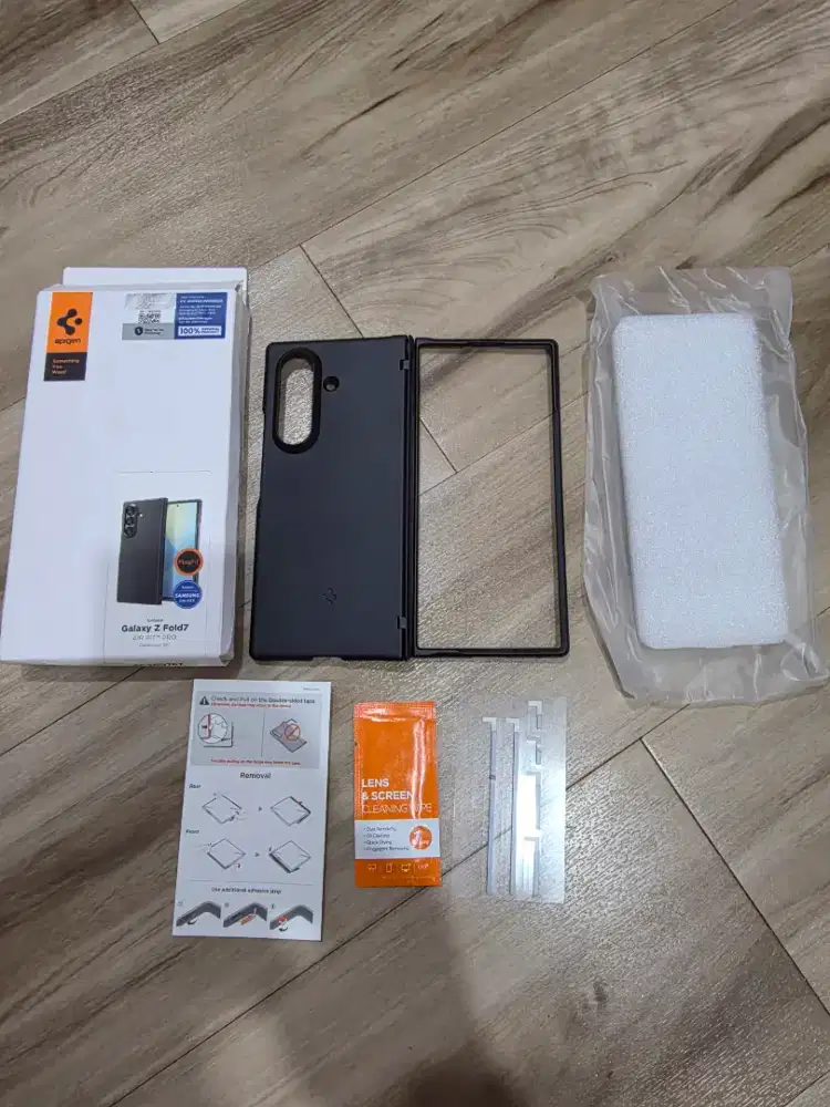 Case fold 7 spigen air fit pro original(like new)NETT nominus