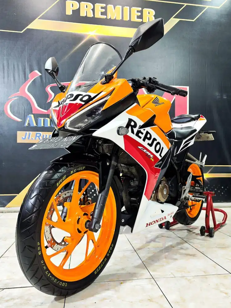 Honda CBR 150 R Facelift repsol series TH 2017 gas riding